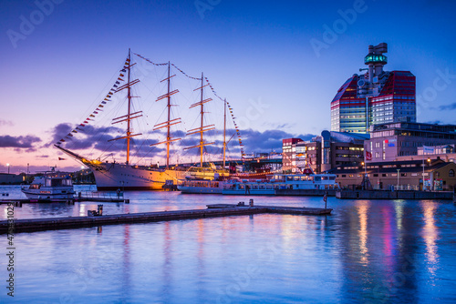 Sweden, Vastragotland and Bohuslan, Gothenburg, Goteborgs-Utkiken building, nicknamed The Lipstick, dusk