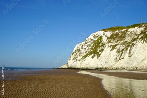 Falaise et monument du Cap Blanc-Nez près de Calais, côte d'opale, pas-de-calais, France