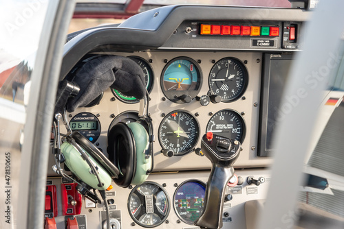 Cockpit interior instruments of a Robin DR-400 plane