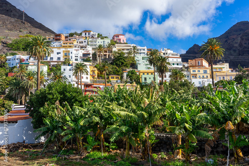 VALLE GRAN REY, LA GOMERA, Kanarische Inseln: Die Stadt mit dem Ortsteil La Calera und seinen bunten Häusern