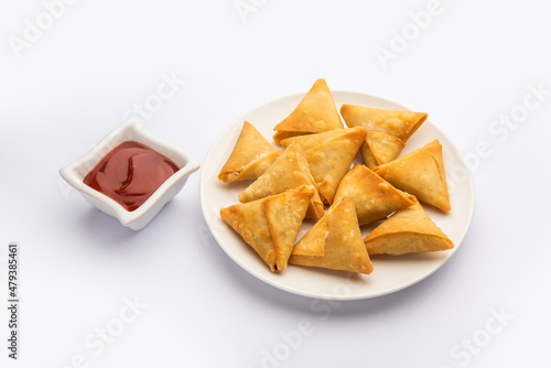 Mini triangle patti samosa