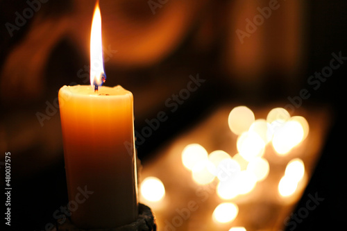 Una vela para iluminar el espíritu. Fotografía realizada en una iglesia de Irlanda. 
