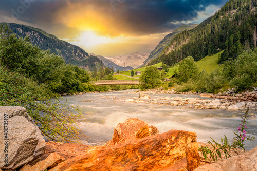 Fluss Landschaft an der Schwarzach im Defereggental bei Sankt Jakob, Nationalpark Hohe Tauern, Osttirol, Tirol, Österreic