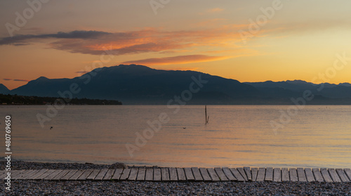  Zachód słońca nad jeziorem Garda