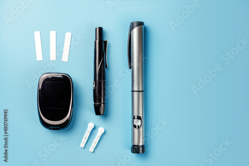 Diabetes testing kit bloos glucose meter, blood test strips and gauge lancets and insulin pen
