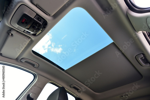 Panoramic sunroof in a passenger car