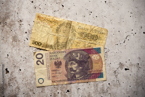 stary banknot pięćset złotowy i dwadzieścia nowych złotych ,polski złoty 