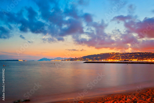 Strand in Cannes am Abend, Cote d' Azur, Frankreich