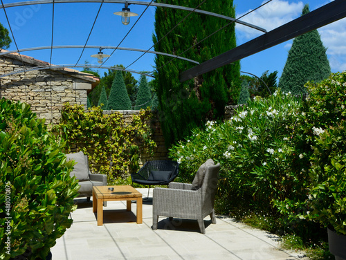 meble ogrodowe na tarasie, patio w ogrodzie, sitting area in the garden 