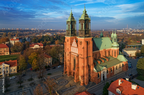 Poznań katedra, Bazylika archikatedralna Świętych Apostołów Piotra i Pawła w Poznaniu