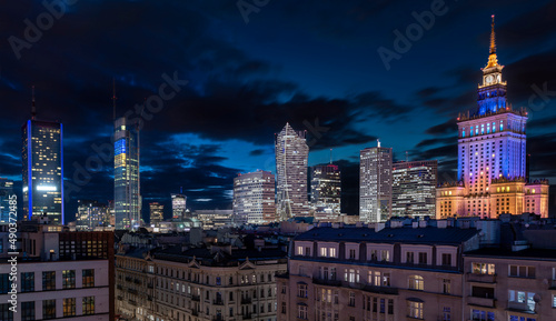 Warszawa, panorama, centrum, śródmieście, 2022 r. Nocny widok na centrum miasta, wysoka rozdzielczość