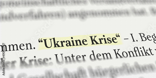 Ukraine Krise im Buch mit Textmarker markiert