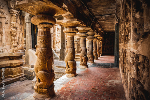 Thiru Parameswara Vinnagaram or Vaikunta Perumal Temple is a temple dedicated to Vishnu, located in Kanchipuram in the South Indian state of Tamil Nadu - One of the best archeological sites in India