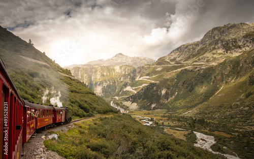 Mit der Furka-Bahn ins Rhonetal im Wallis (Schweiz)