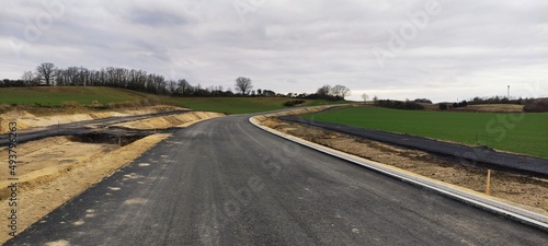 Budowa drogi w obszarze wiejskim.