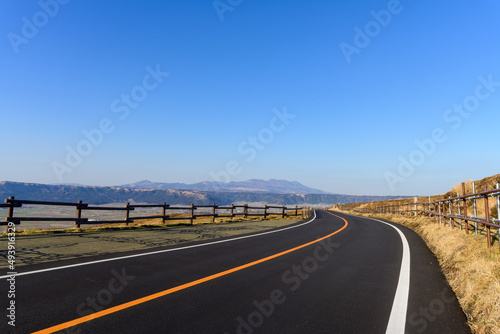 阿蘇山への道「野焼き後の阿蘇市街地風景」 Road to Mt. Aso "Aso cityscape after open burning" 日本(2022年3月)阿蘇山 Japan (March 2022) Mt. Aso 九州・熊本県阿蘇市 Aso City, Kumamoto Prefecture, Kyushu