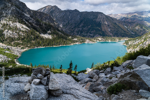 Beautiful shot of the Alpine Lakes near the Enchantments in Washington, USA
