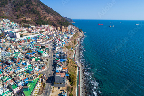 부산시 영도구 흰여울문화마을과 절양해안산책로