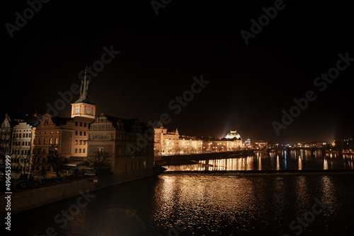 Stare miasto w Pradze w nocy