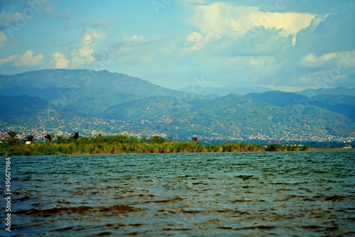 Ciudad de Buyumbura desde el Lago Tanganica