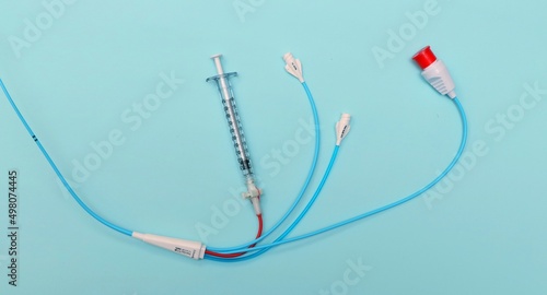 Proximal connecting tip of pulmonary artery catheter used for right heart catheterization procedure