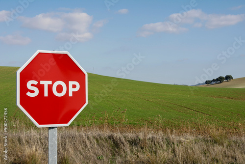 stop o señal de parada obligatoria de un vehículo
