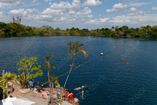 Cenote Azul - największa i najgłębsza (90 m) cenota w Bacalar.