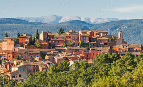 Roussillon village with Mount Ventoux in background, Vaucluse region, Provence, France 