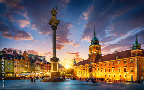 Royal Castle, ancient townhouses and Sigismund's Column in Old town in Warsaw, Poland. Night view, long exposure.