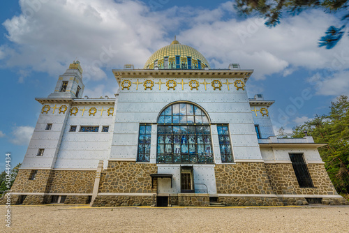 Die Kirche am Steinhof wurde von 1904 bis 1907 nach Entwürfen von Otto Wagner erbaut und gilt als eines der bedeutendsten Bauwerke des Wiener Jugendstils. 