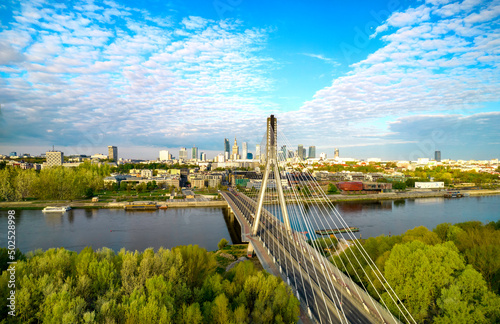 Polska, Warszawa, panorama miasta. Widok z okolicy Mostu Świetokrzyskiego