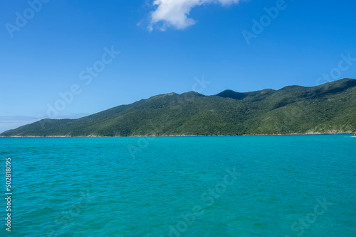 Mar azul turquesa de arraial do cabo