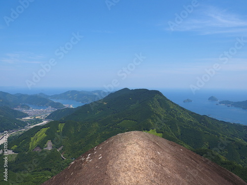 三重県便石山の象の背の岩から見る絶景の写真
