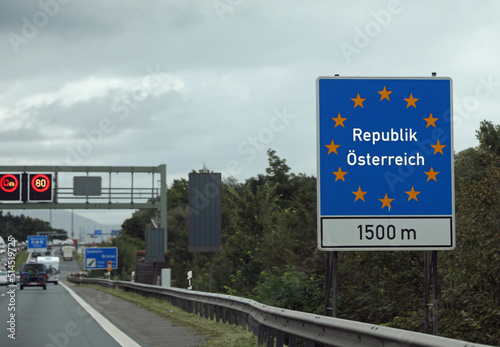 road indication of the Austrian border at 1500 m with the inscription Austrian Republic