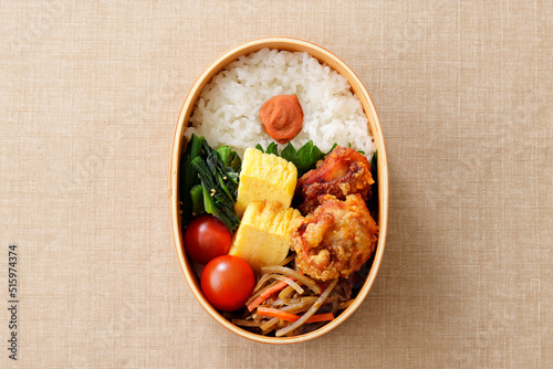 曲げわっぱに盛り付けた和風のお弁当 Japanese lunch box