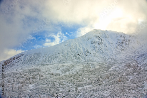 Zimowy krajobraz górski Kurort narciarski