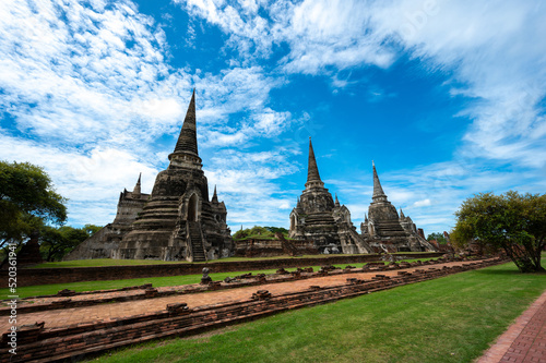 Landscape the ruins of ancient city of ayutthaya (Ayutthaya Historical Park) are the famous sightseeing place at Phra Nakhon Si Ayutthaya Province, Thailand. (Public domain)