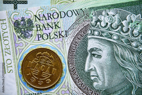 polski banknot,100 PLN, moneta z Makau , Polish banknote, 100 PLN, coin from Macau