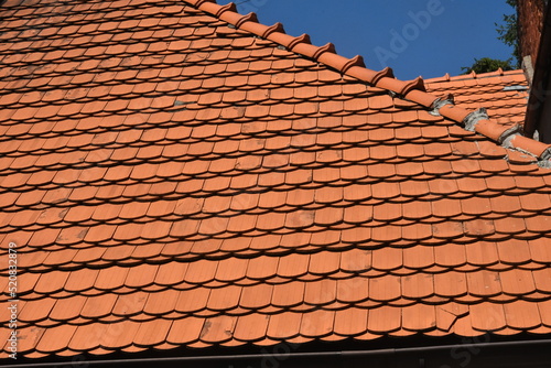 dach z czerwonej dachówki, Polska