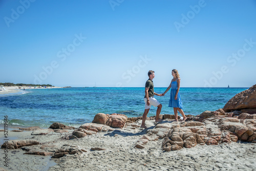 para na rajskiej plaży