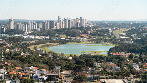 Parque Barigui, em Curitiba, capotal do estado do Paraná, Sul do Brasil, visto do alto da Torre Panorâmica.