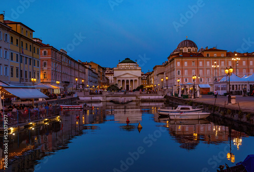 Triest bei Nacht