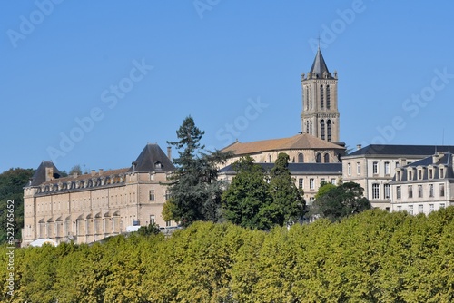 Joli village de La Réole en Gironde - France