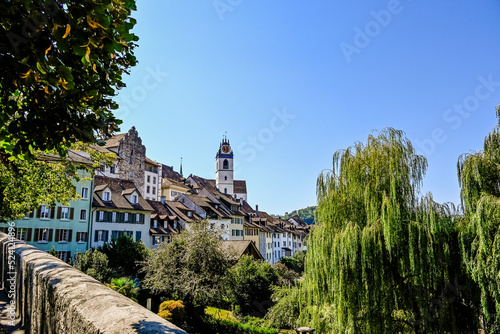 Aarau, Stadtkirche, Kirche, Kirchturm, Altstadt, Altstadthäuser, Stadt, Aare, Fluss, Sommer, Sommertag, Aargau, Schweiz