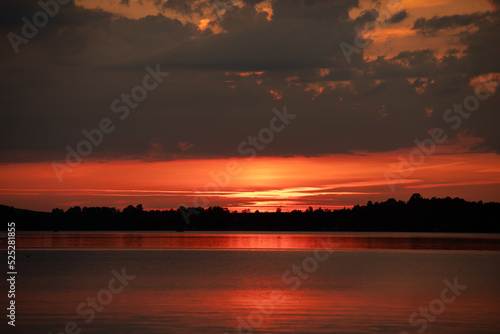 zachód słońca nad wodą, sunset