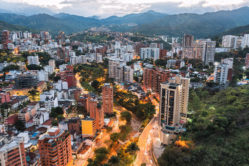 aérea sobre centro oeste de cali colombia