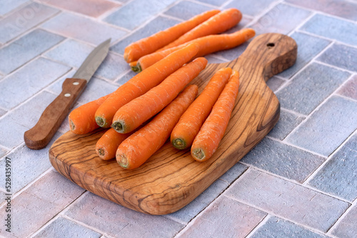 tas de carottes crues en gros plan