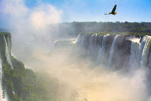 パラグアイ側から見たイグアスの滝の絶景