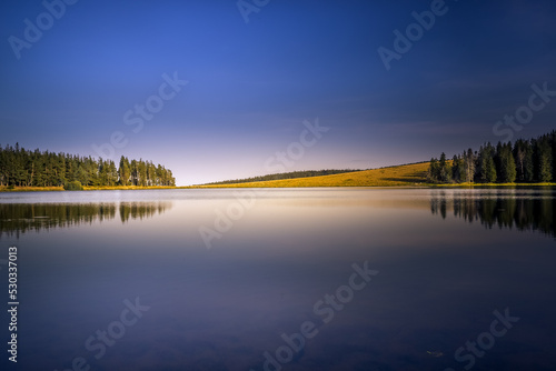 Le lac de servières à Orcival en Auvergne France