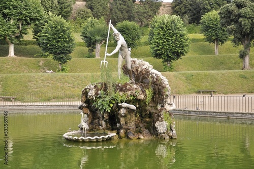 Fontanna w ogrodzie Medyceuszy.